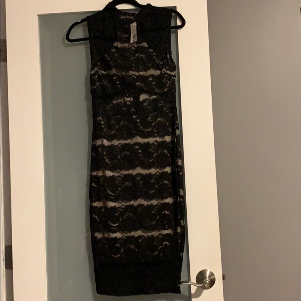 No sleeve lace dress